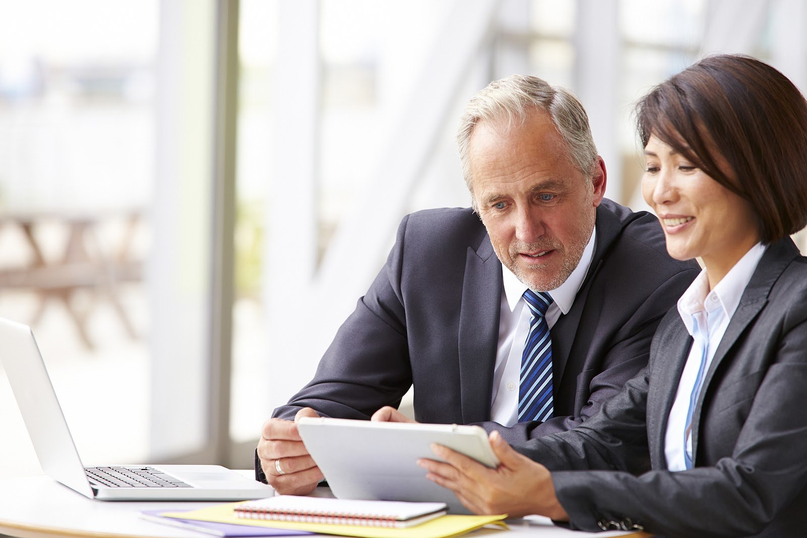 HOW TO RECRUIT TOP TALENT HOW TO RECRUIT TOP TALENT